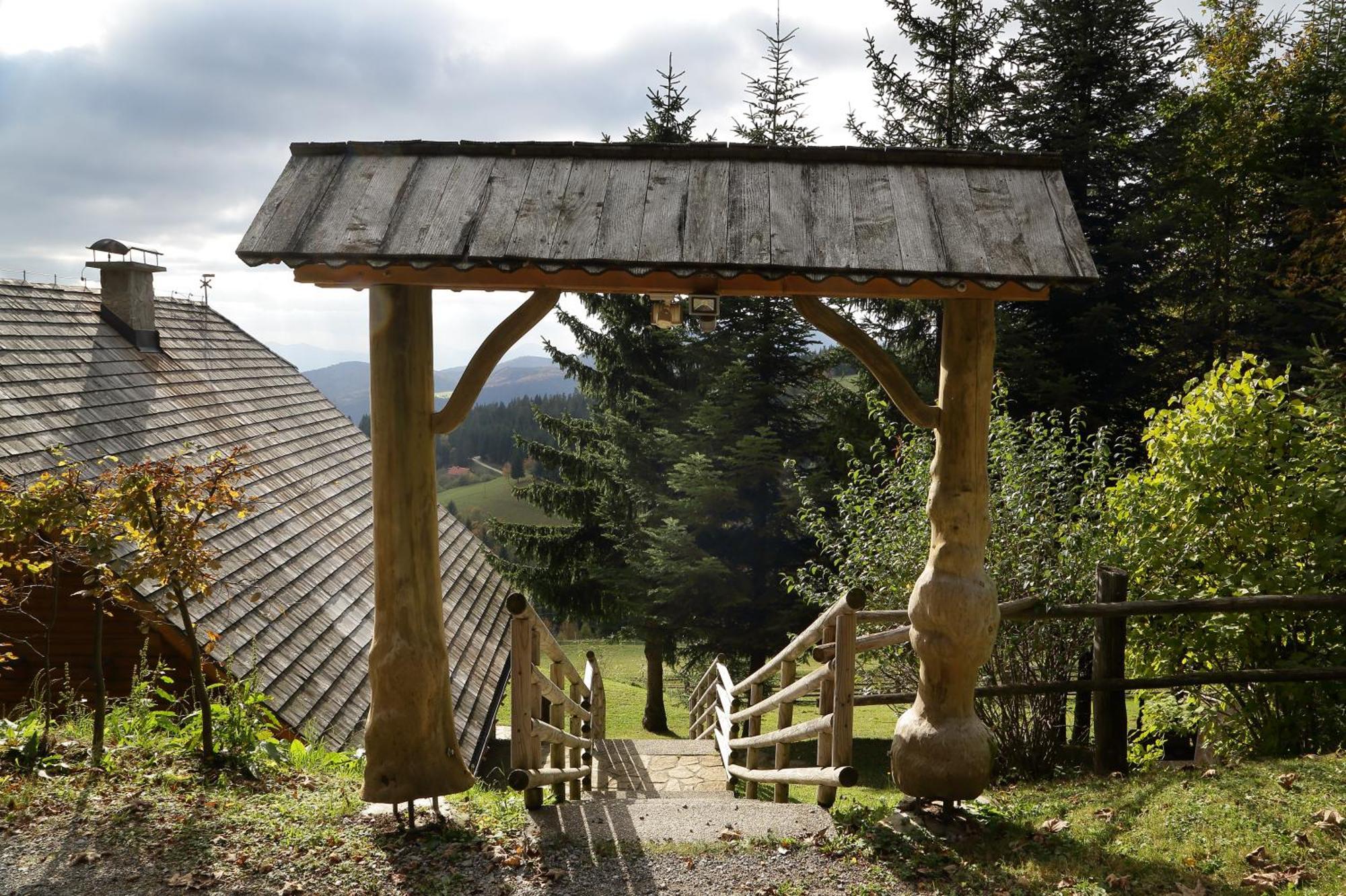 Charming Chalet Rogla Hudinja Exterior photo